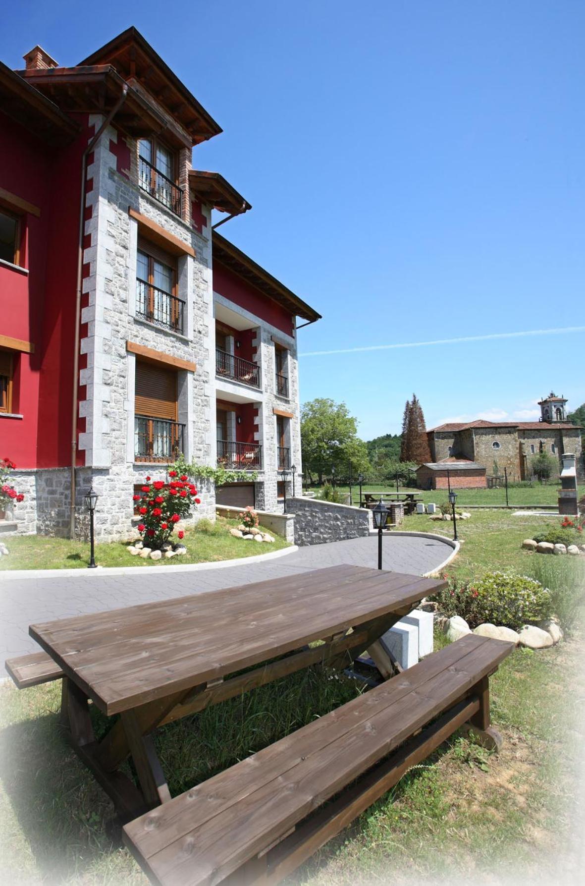 Apartamentos Rurales La Viña Onís Exterior foto